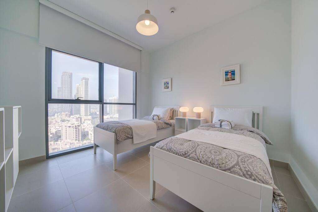 Burj Khalifa View - 2Br And Maid - Downtown Lägenhet Dubai Exteriör bild