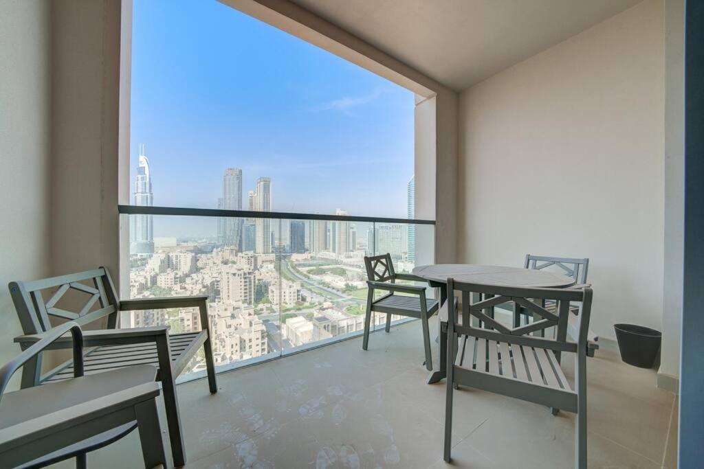Burj Khalifa View - 2Br And Maid - Downtown Lägenhet Dubai Exteriör bild