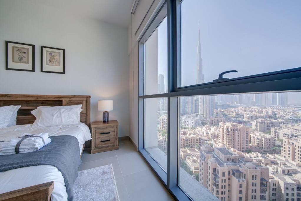 Burj Khalifa View - 2Br And Maid - Downtown Lägenhet Dubai Exteriör bild