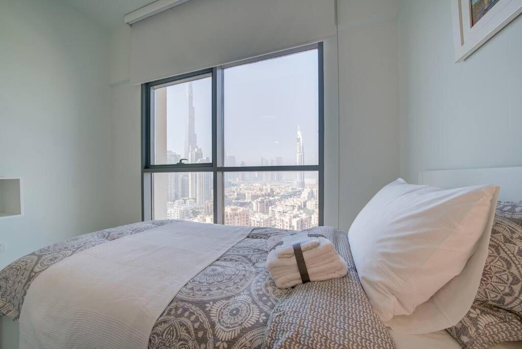 Burj Khalifa View - 2Br And Maid - Downtown Lägenhet Dubai Exteriör bild
