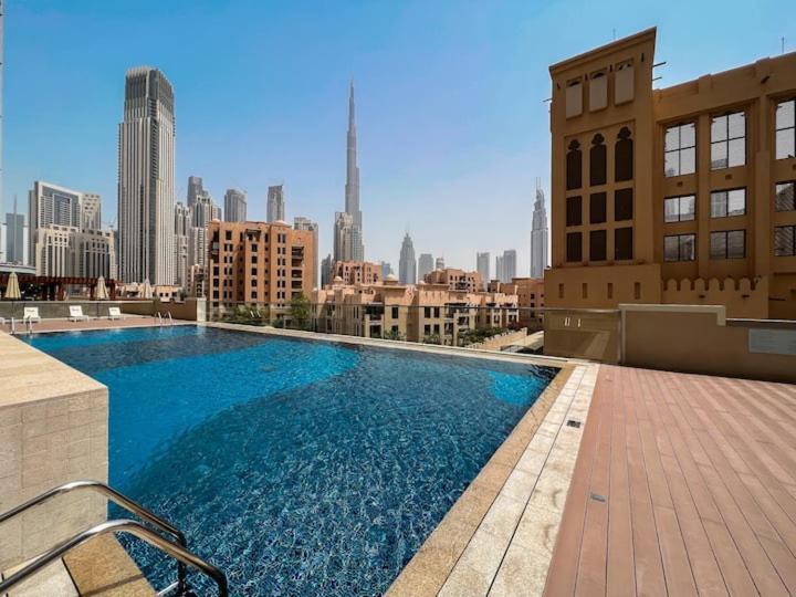 Burj Khalifa View - 2Br And Maid - Downtown Lägenhet Dubai Exteriör bild